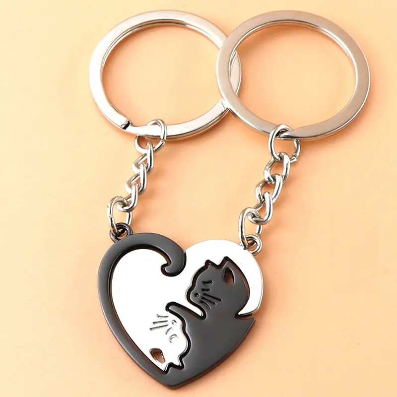 Handmade Stainless Steel Cute Hug Cat Keychain, Patchwork Heart Round Pendant, Couple-Focused Bag and Car Fashion Accessory, Handmade Keychain, Stainless Steel Keychain