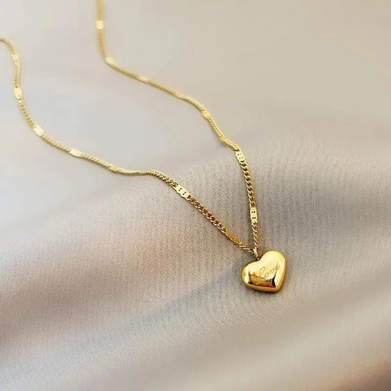 Women's Heart Choker Necklace - Trendy Gold-Tone Stainless Steel Accessory, Non-Tarnish Party Jewelry, Gold Heart Necklace for Trendy Look, Festival Gift