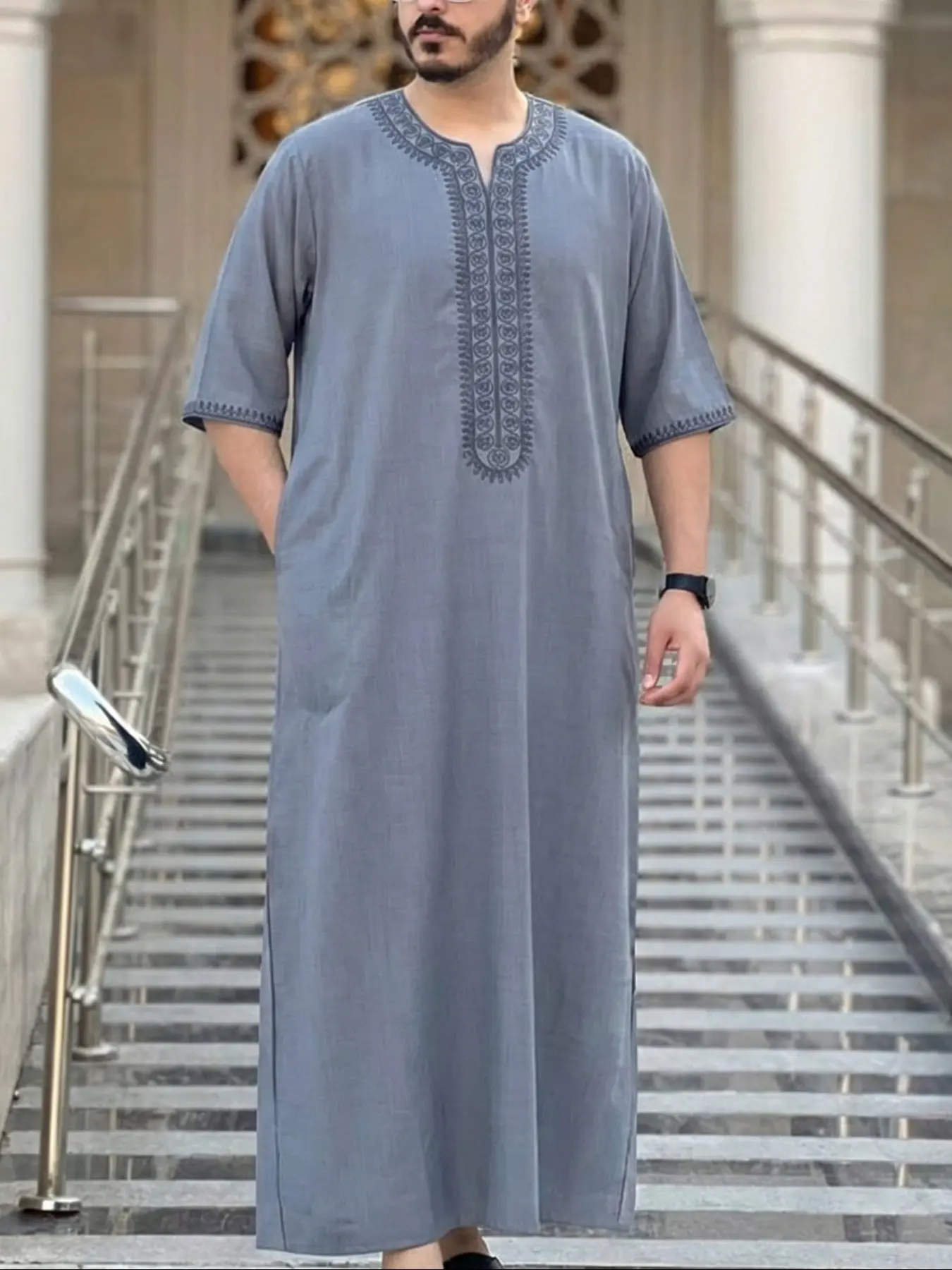 Classic Muslim men's Thobes Jubbah Authentic Saudi Thobe Moroccan style ethnic style embroidered Islamic men's clothing for all seasons, festivals, Ramadan gifts, men's prayer abaya Modesty Thobe Premium Traditional Thobe Traditional Arabic Robe