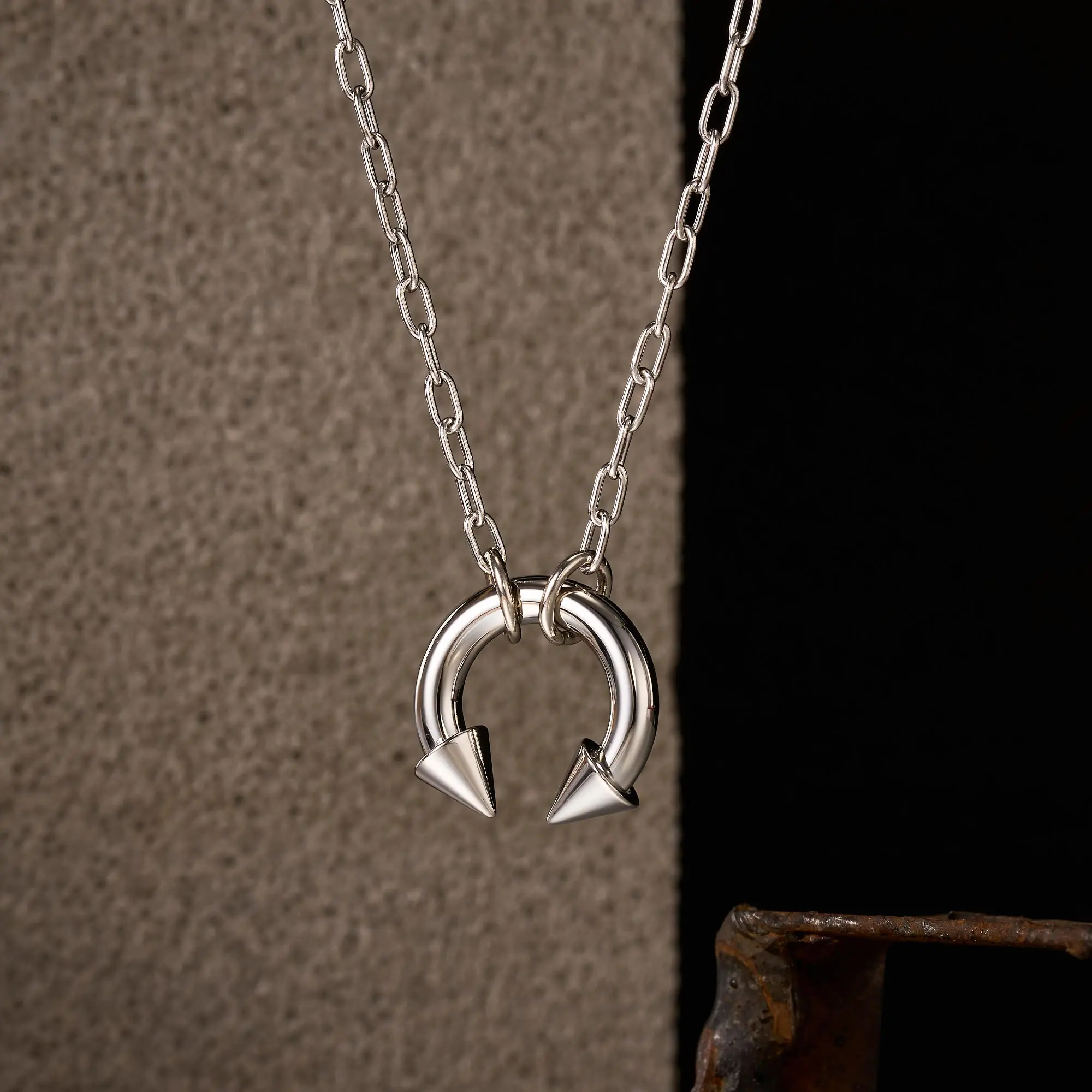 Oufer Chunky Horseshoe Style Stainless Steel Waterproof Non Tarnish Necklace 16IN+3IN Adjustable Length