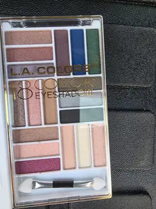 18 Color Eyeshadow Palette Item # : CES751B