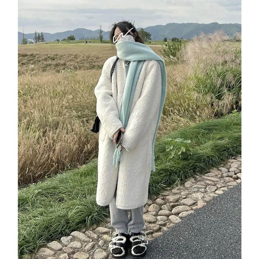 Solid color: light green