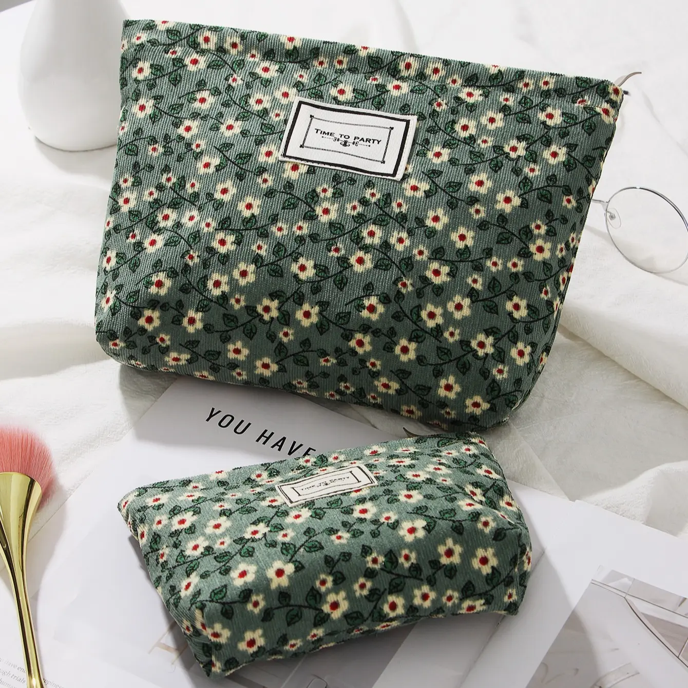 New Vintage Daisy Makeup Bag Travel Cosmetic Bags Makeup Organizer Pouch 2-Piece Set, Portable Travel Cosmetic Storage, travel makeup bags organizers, Cosmetics Organizer, Large Capacity Floral Organizer for Women, Perfect Gift for Any Festival