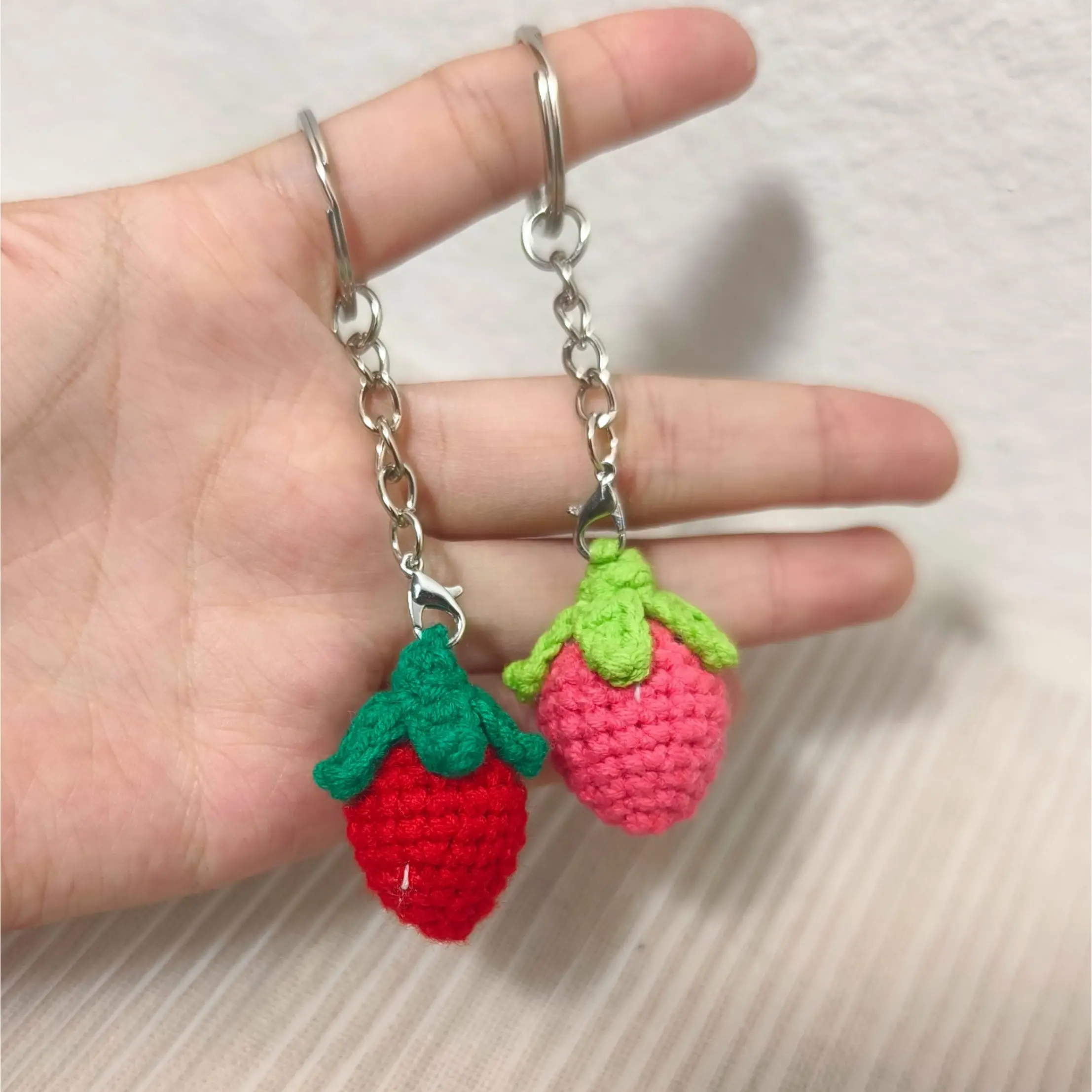 Crochet Mini Strawberry Keychain, Amigurumi Strawberry Keyring , gift for her/friend, cuttie Strawberries, accessories for bag