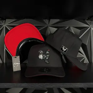 Exclusive Caps Gallo Negro SnapBack Hat - Black/Red