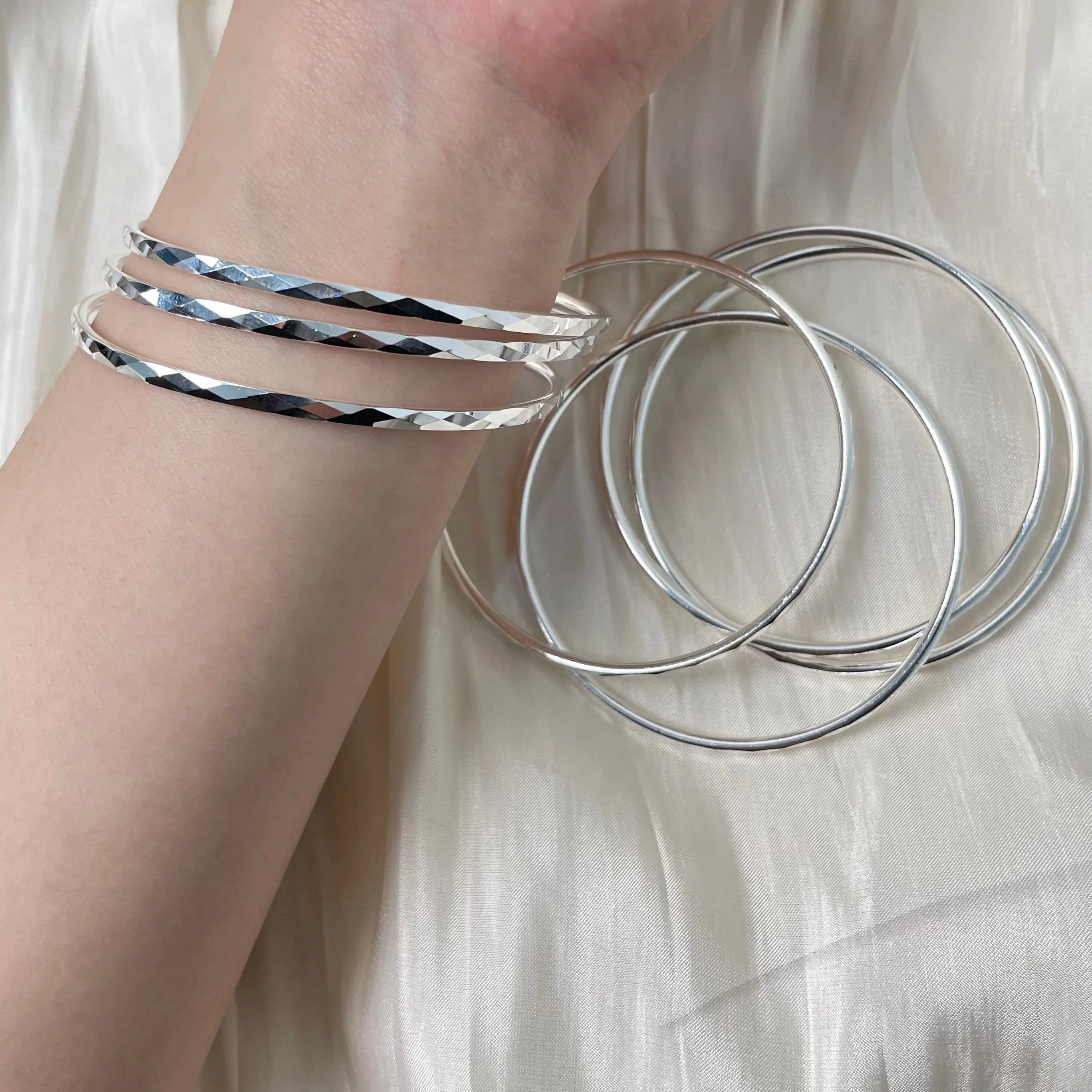 Women's S999 Sterling Silver Hypoallergenic "7 Days of Good Luck" Bracelet - Handmade Interwoven 7-Ring Chain, Classic Rolling-Ring Bangle Set, Purer Metal, Daily Wear (64cm)