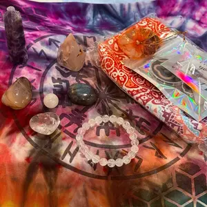 Tower Bundle - Style-Forward Collectible Accessory Set with Bracelet, Palm Stone, Heart Charm & Other Goodies for Collectibles Enthusiasts, Charms