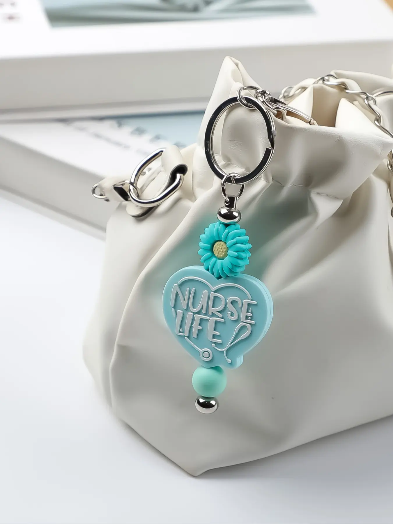 Nurse Life Heart Keychain, Pendant Keychain, Aesthetic Keychain, Macaron Color, Stethoscope Design, Car Key Anti-Loss Tag, Nurse Gift, Nursing Festival Present, Holiday Gift