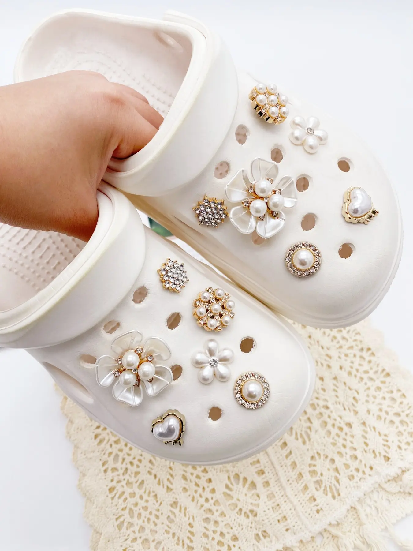 12pcs Fashionable Abs Pearl Flowers, Detachable DIY Shoe Clips, Shoe Charms, Perfect for Women's Sandals, Flip Flops, Beach Bags, Party Gifts