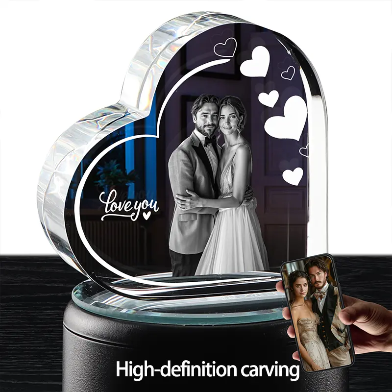 Personalized heart-shaped crystal photos, 3D photo customization, heart-shaped photo frames, photo keepsakes, gifts for women, fathers, mothers, wives and husbands, custom images, birthdays, anniversaries, couples and pet photos.