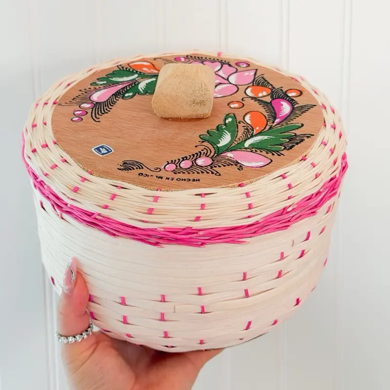 Handwoven Wicker Tortilla Warmer with Lid, Wooden Handmade Kitchen Utensil for Food Insulation