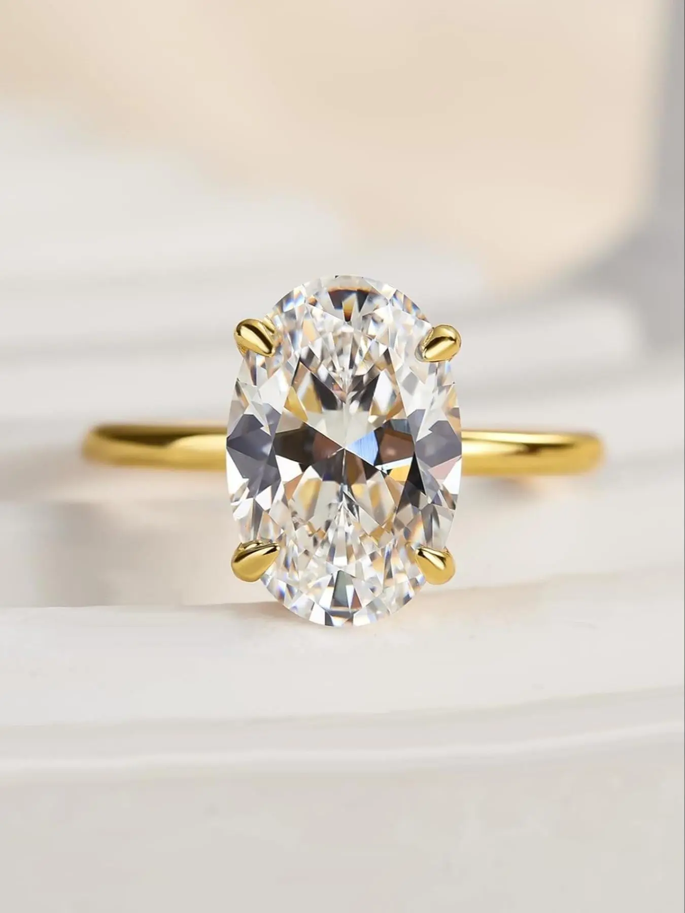 Super flash oval zircon ring for women, imitation diamond ring, Fashion engagement ring, large carat elongated oval pigeon egg cut women's bridal gold-plated imitation diamond ring, jewelry gift