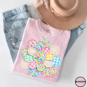 Comfort Colors® Faux Quilted Patchwork Daisy Tshirt, Floral Graphic Tee, Vintage Aesthetic Flower Top, Cottagecore Patchwork Shirt