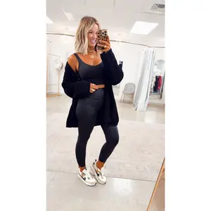 V Neck Yoga Top-Black