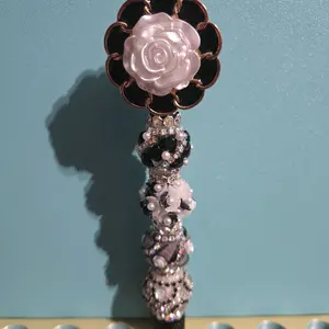 Elegant Beaded ballpoint Pens with Rhinestone Accents for Stylish Writing Customizable Beadable Design and Sparkling Rhinestone Accents