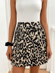 A women's fashionable black panther patterned high waisted pleated skirt, suitable for commuting to work, shopping, outdoor activities, indoor and outdoor wear