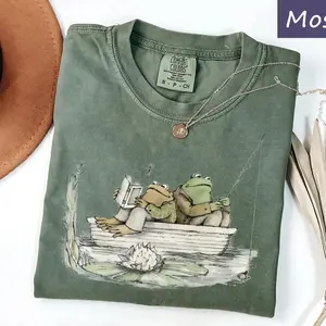 Comfort Colors Retro Frog and Toad T-shirt, Vintage Reading T-shirt, Cottagecore Shirt, Frog Graphic Tee, Librarian Gifts, Nature Lover Tee - TrendWear USA