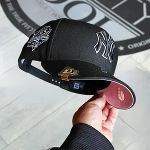 New Era 9FIFTY New York Yankees Pink MLB Baseball Cap - Classic Adjustable Baseball Cap with Black NY Logo