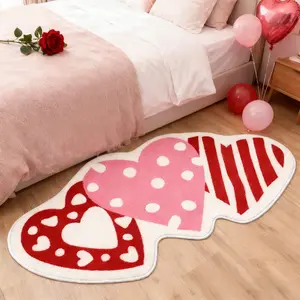 Heart Pattern Bedside Rug, Irregular Design, Valentine's Day Gift, Home Decor for Bedroom Living Room Bathroom, Cute Style, Decorative Rug