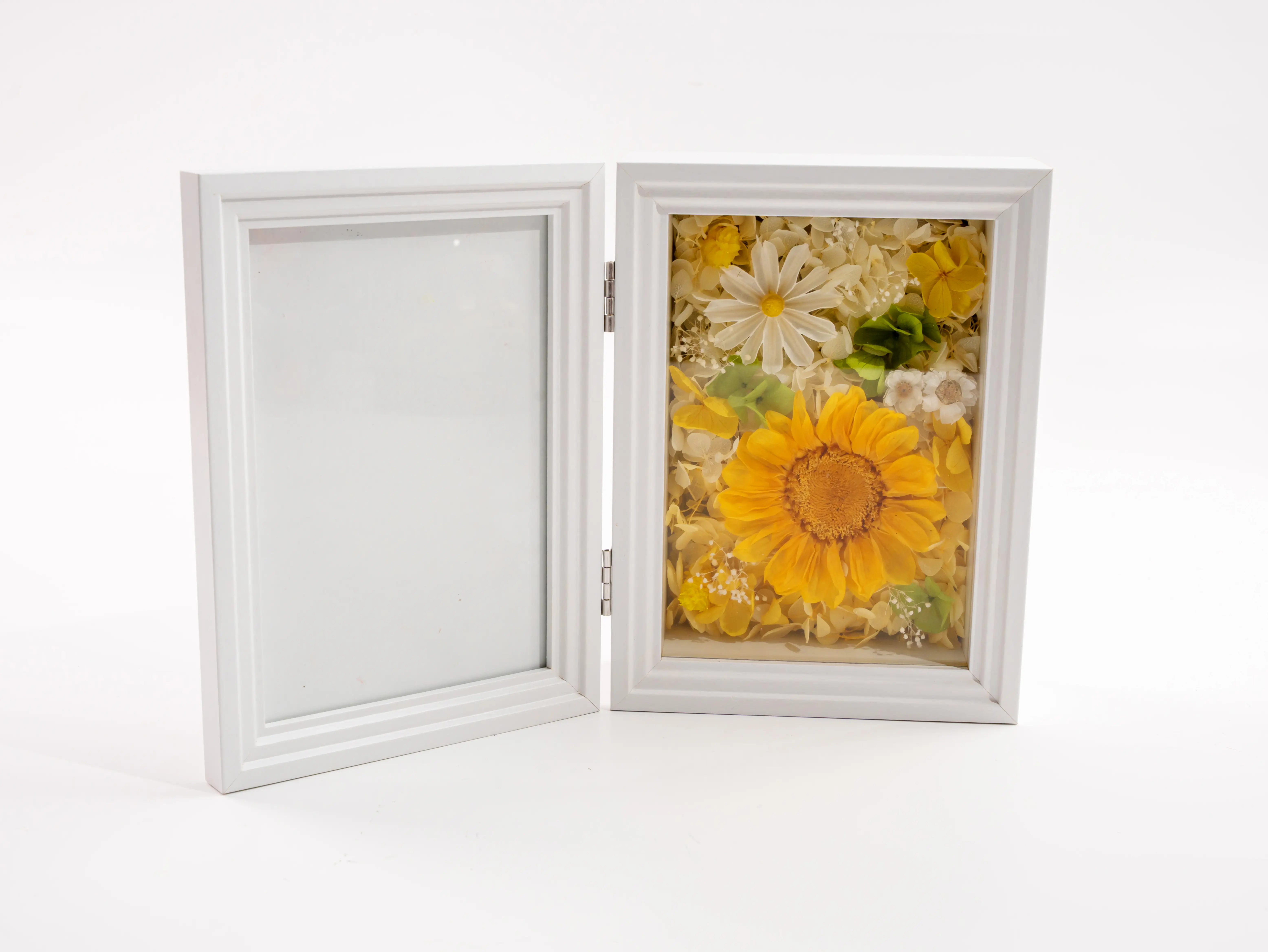 ExoticEtFleur Preserved Flower Photo Frame - Timeless Memories & Eternal Blooms for Gifting (can be customize)