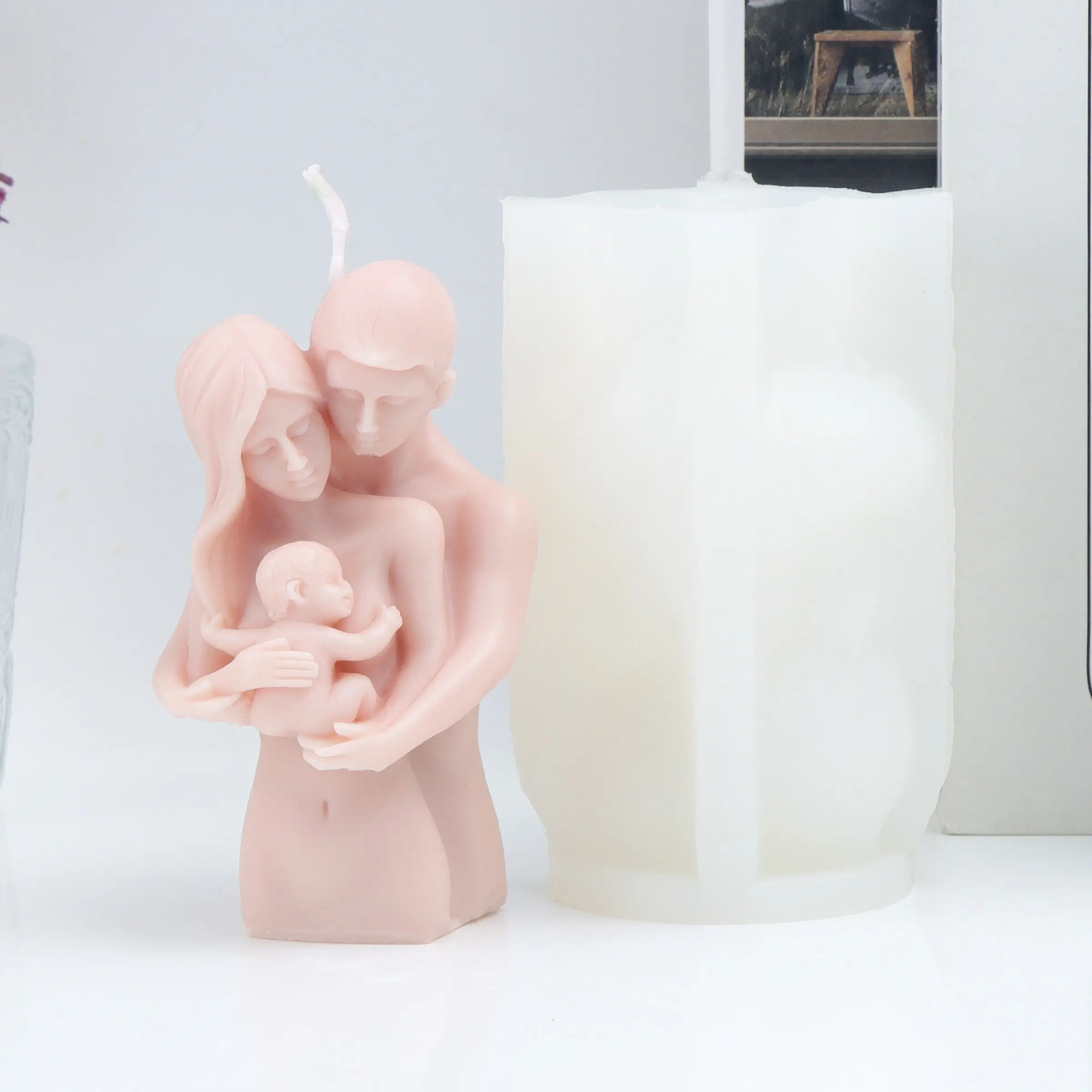 1PC 3D Family Silicone Candle Mold, Parents Holding Baby Sculpture Wax Mould for DIY Scented Candle Soap Resin Plaster, Baby Shower Mother's Day Home Decor Gift