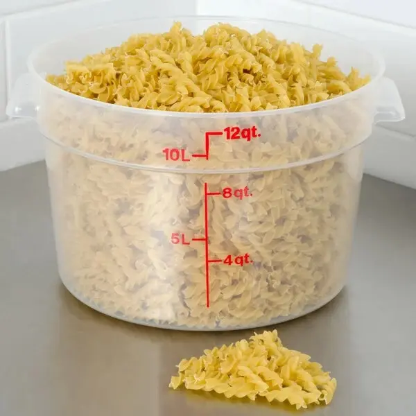 Cambro 12 Qt. Translucent Round Polypropylene Food Storage Container with Lid
