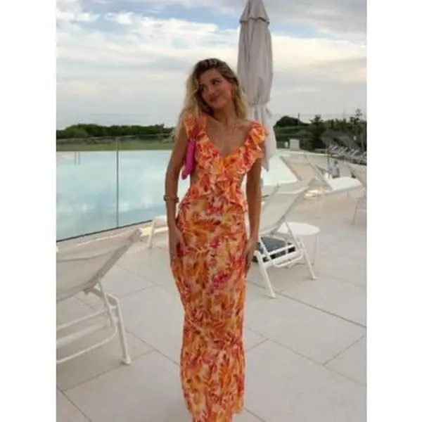 Backless v-neck maxi dress
