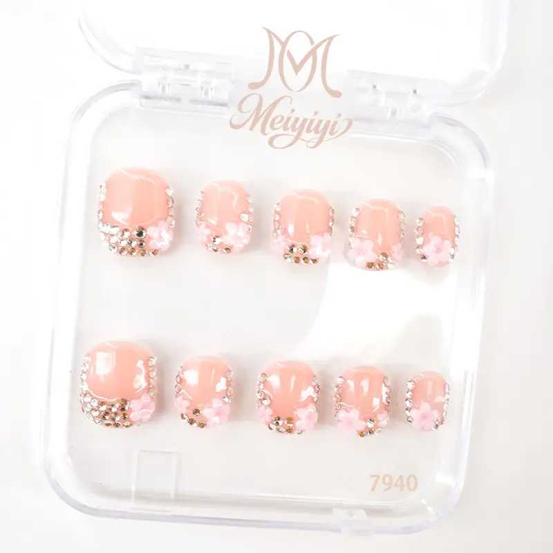.DP.7940.Wearable pink rhinestone nails