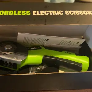 WELLMALL Zeleki 0.82lb 4V Cordless Electric Scissors - Rechargeable Heavy Duty Tool with Auto-Lock Safety, LED Light, 45min Runtime, 2 Extra Blades, Storage Bag | Portable Wireless DIY Crafts Tool for 4V Cordless Cut, Cutting Fabric & Thin Materials