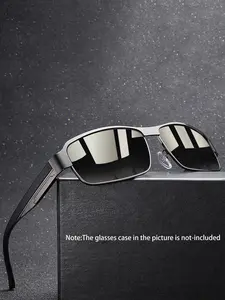 The latest metal frame retro square men's sunglasses come in various colors for personalization. They feature UV400 lenses for outdoor eye protection and spring hinges on temples for long-term comfort.