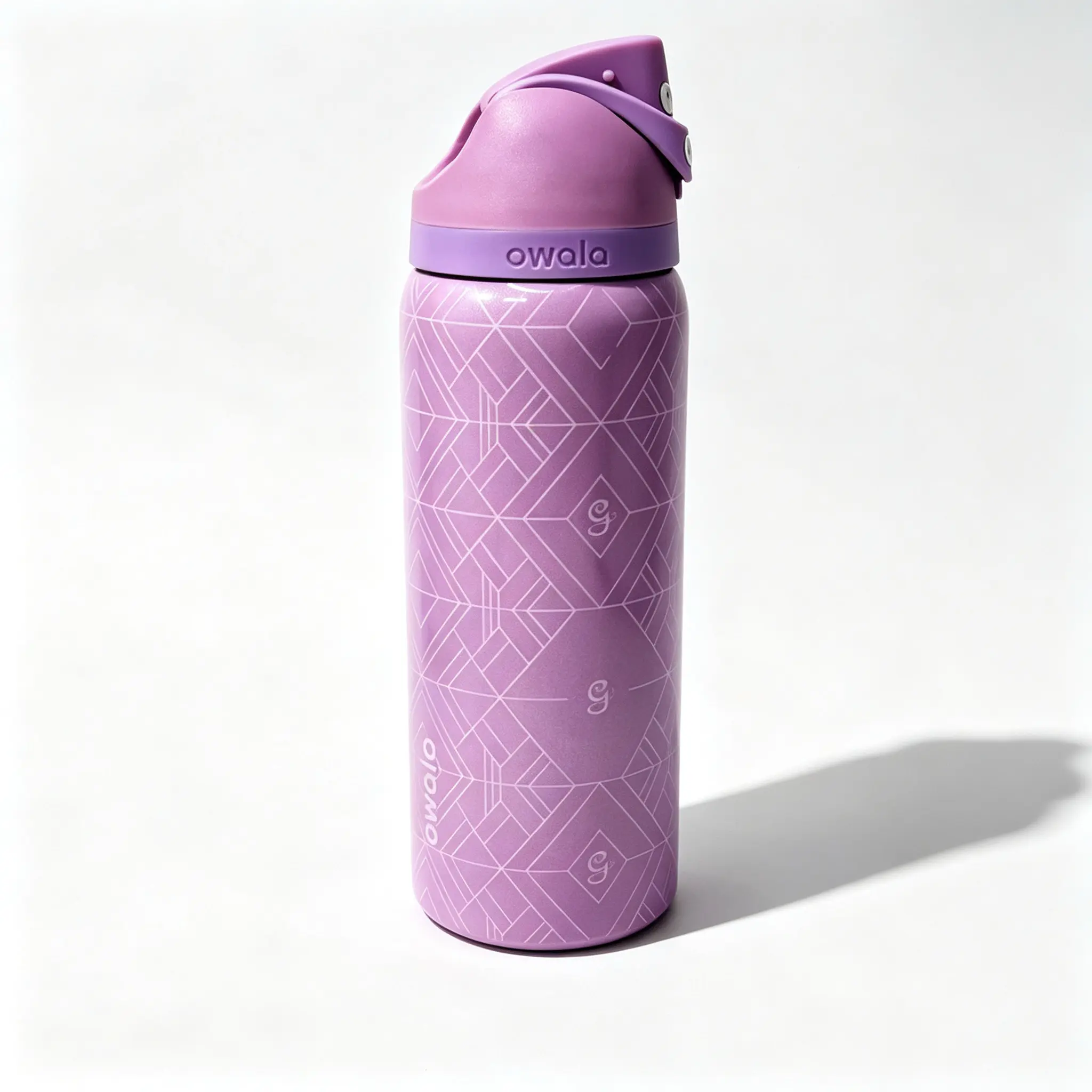 Owala FreeSip 32oz Insulated Stainless Steel Water Bottle, BPA-Free Portable Sports Bottle with Straw, Purple Vacuum Flask for Travel