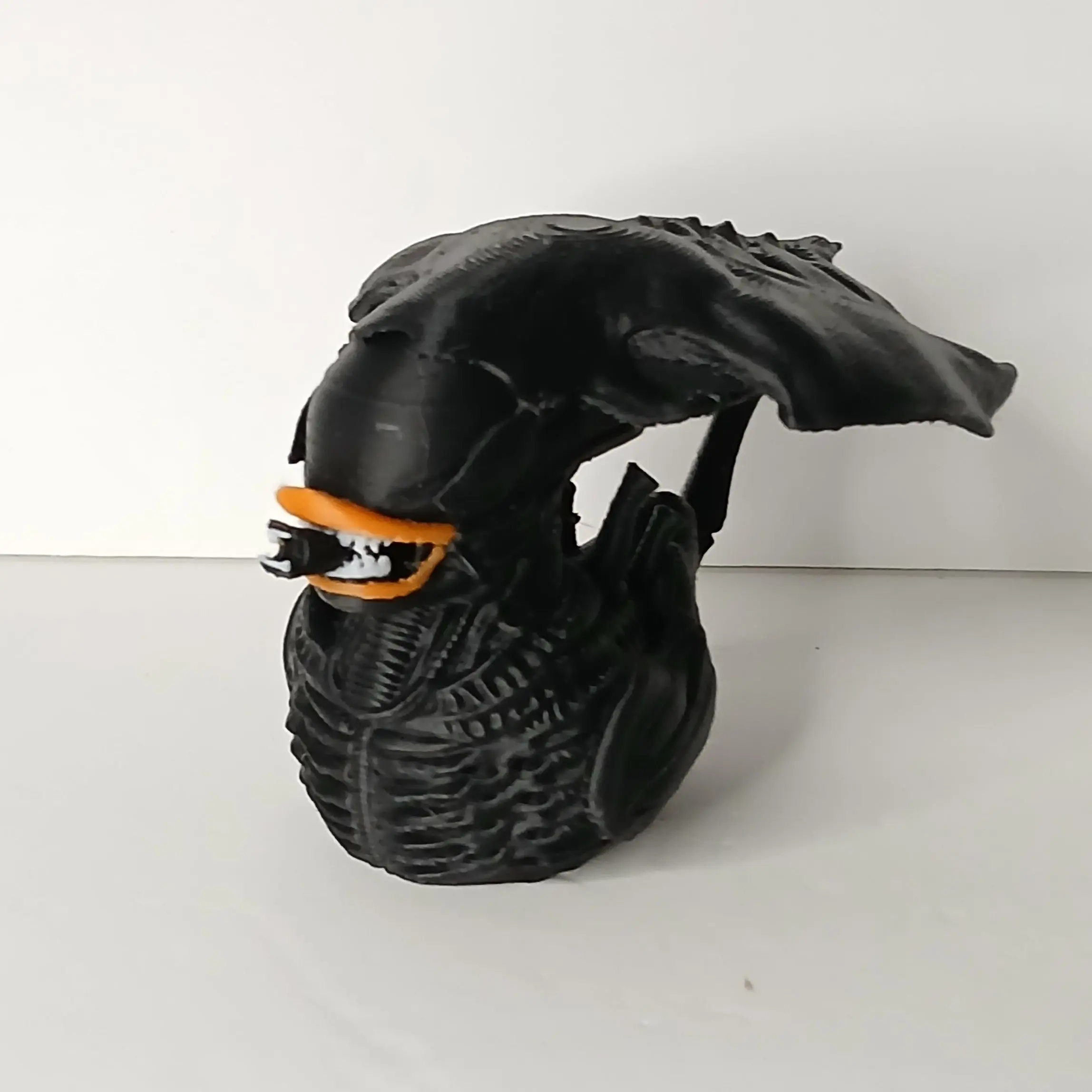 3D Printed Xenomorph Queen Duck Figure - Corrosive-Resistant, Waterproof Modern Plastic Home Decor Statue, Movie Memorabilia for Desk Use, Extraterrestrial Creature Fans