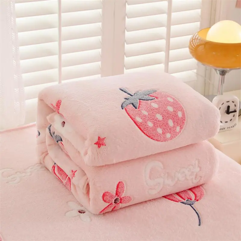 Strawberry Pattern Blanket, Floral Print Blanket, Soft Comfy Blanket, Soft Throws Blanket, Soft Throw Blanket, Air-conditioned Room Blanket, Warm Nap Blanket, Lightweight Throw Blanket for Home Office Camping Travel, Cozy Throw Blanket