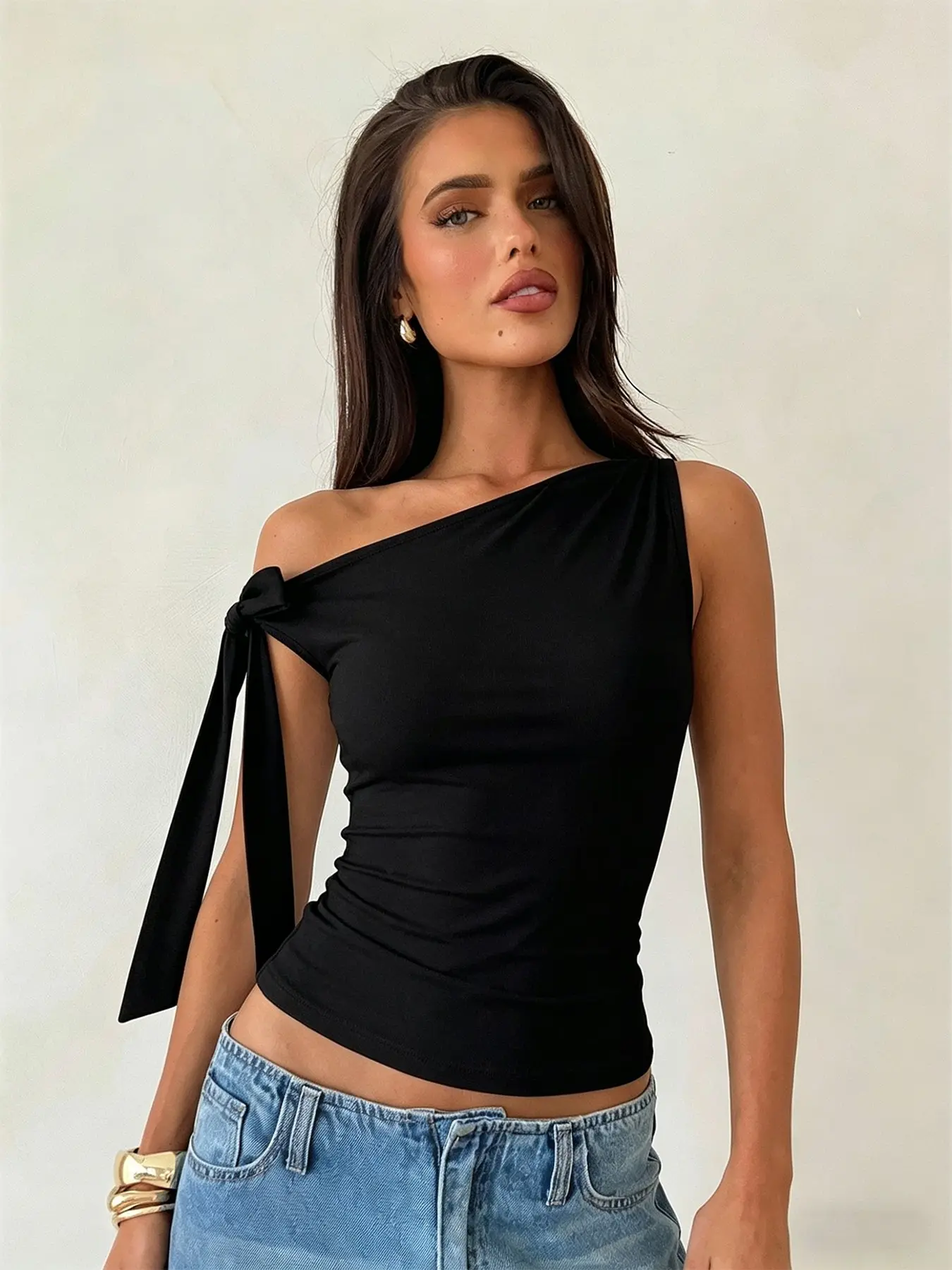 Women's One-Shoulder Bow Backless Cutout Vest, Sleeveless Asymmetrical Jumper, Summer Elegant Solid Shirt, Casual Fitted Party Top, Womenswear