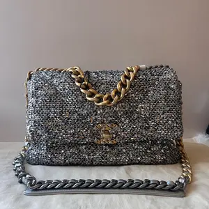 Pre-owned CHANEL wwl 19 medium flap silver sequence