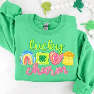 Lucky Charm St. Patrick’s Day Shirt – Colorful Brushstroke Rainbow Shamrock Retro Clover Graphic T-Shirt Sweatshirt Hoodie I9Z