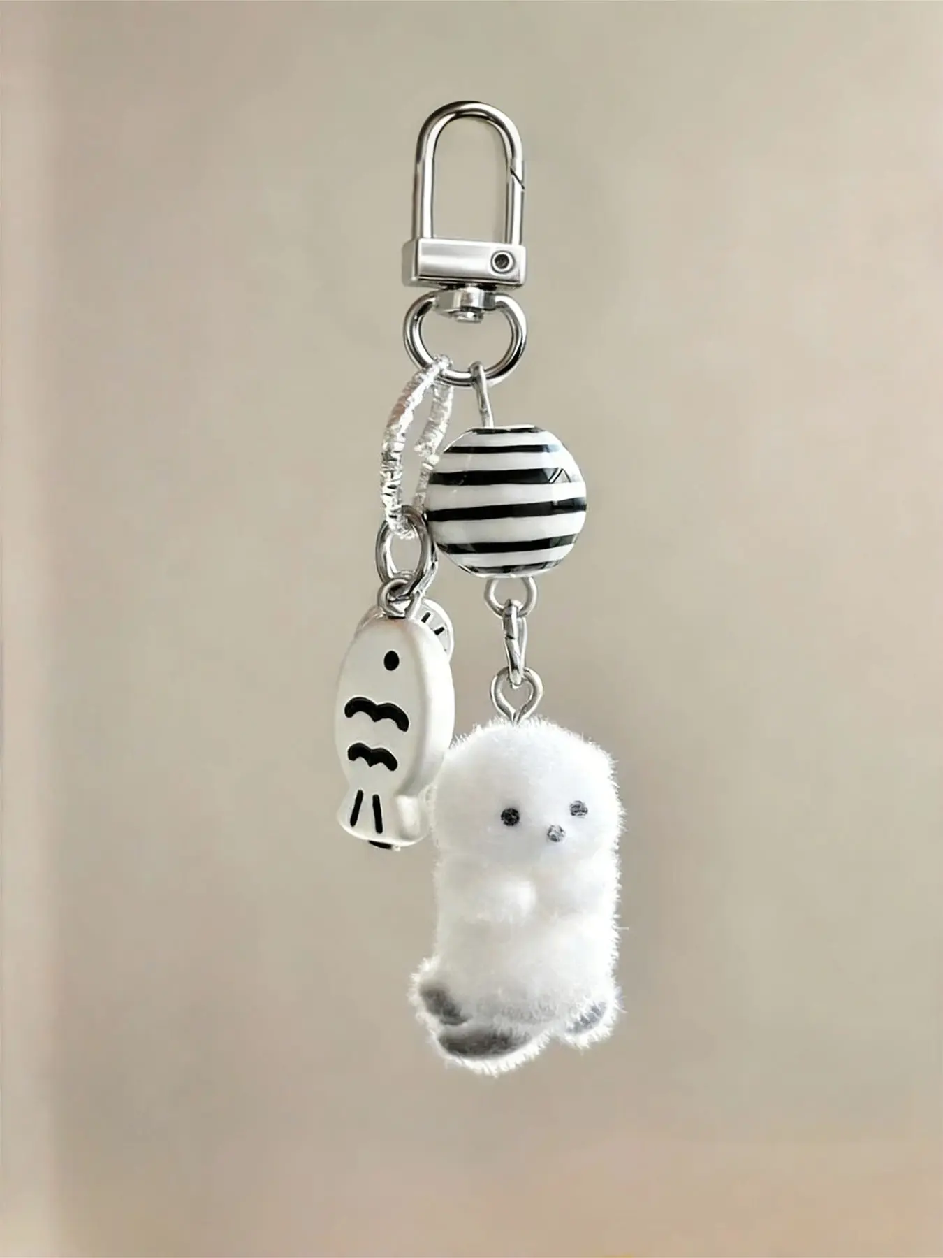 Cute Fluffy Seal Bag Charm, Kawaii Penguin Polar Bear Plush Cute Backpack Accessory Keyring, Minimalist Jewelry Gift ,Cute Gift for Friend, Cute Soft Keychains, Animal Keychain, Key Charms, Keychain Decor, Animals Keychain Decor