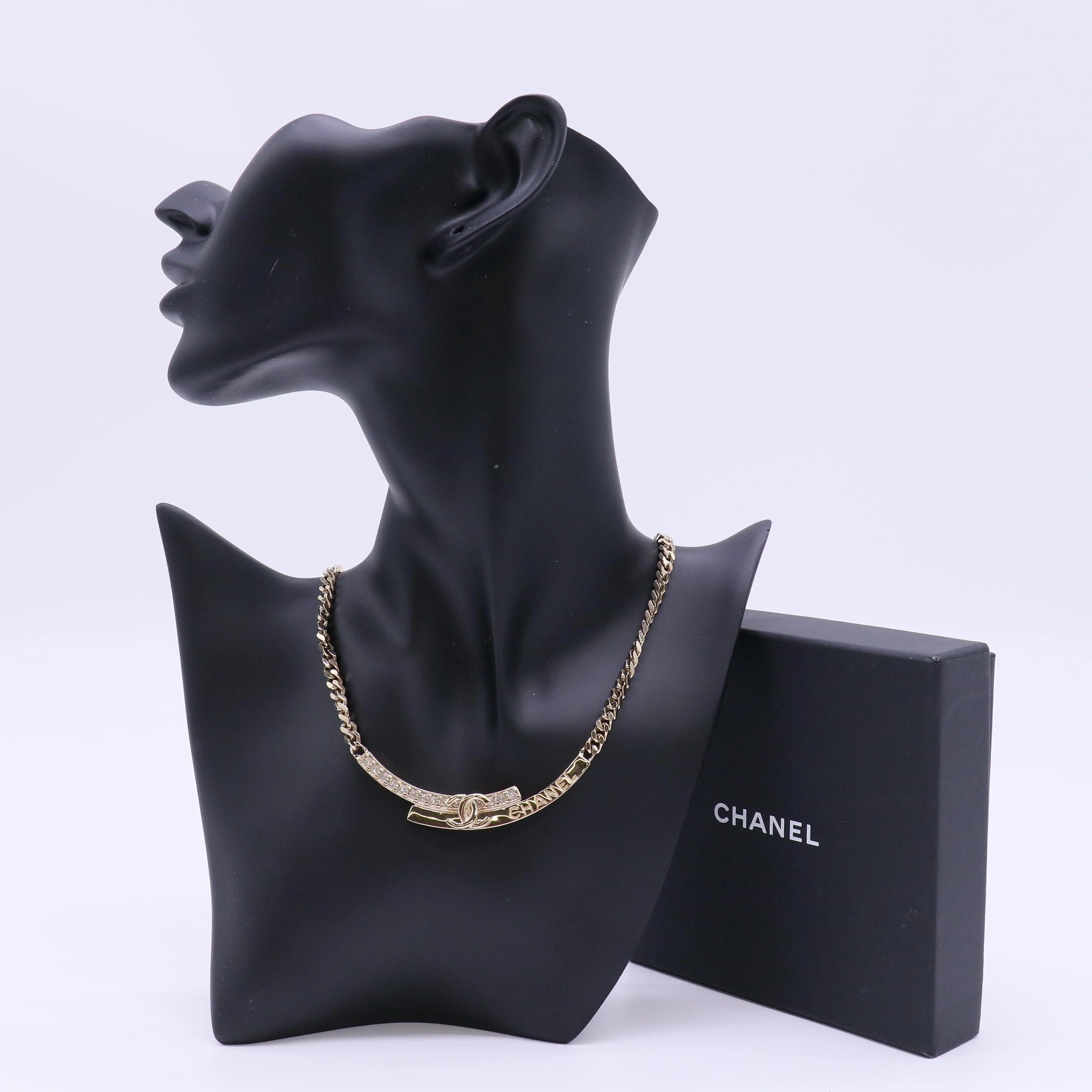 Pre-owned Chanel CC Crystals Gold Tone Choker Necklace W22165