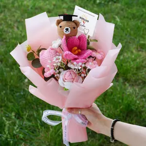 Handmade Crochet Graduation Flower Bouquet with Amigurumi Bear, Senior Keepsake Gift, Artificial Decorative Bouquet for Home Decor