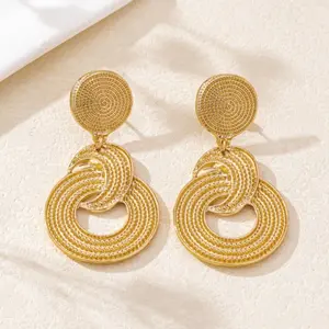 Fashion Simple Geometric Earrings Retro Versatile Gold Alloy Earrings for Women's Unique Style and Elegant Appearance