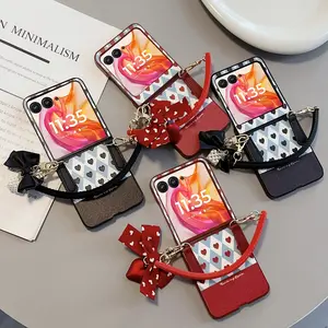 Love heart PU leather phone case, Smartphone, comes with a silicone hand strap, hard PC back plate, suitable for Motorola Razr 2024, Razr 50, Razr 60, Razr 50 Ultra, Cellphone Cover Accessories