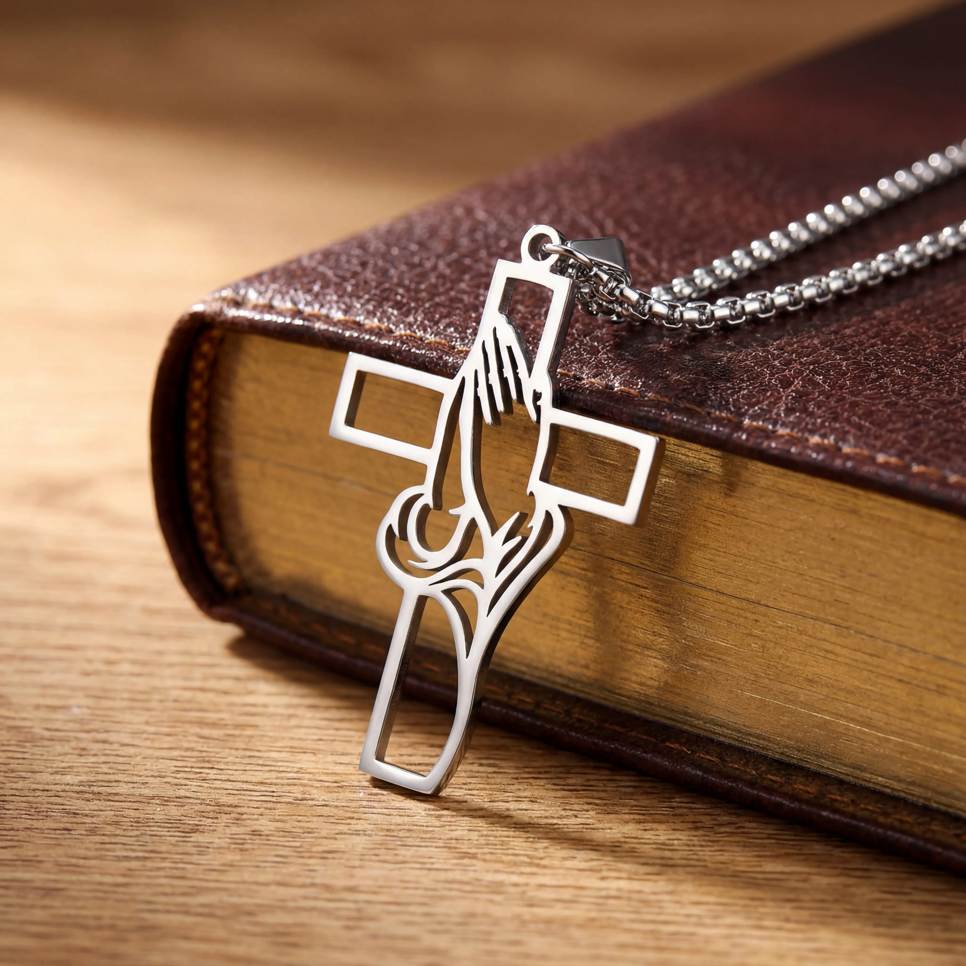 Sunselle Hollow Prayer Gesture Cross Pendant, Christian Bible Corss necklace. Stainless Steel Pendant Chain for Men / Women, Prayer Jesus Jewelry Gift. Praying Hands / Mains Priantes / Correntr Men. Car interior Decor Charm, Elegant Cross Pendant, Box Cha
