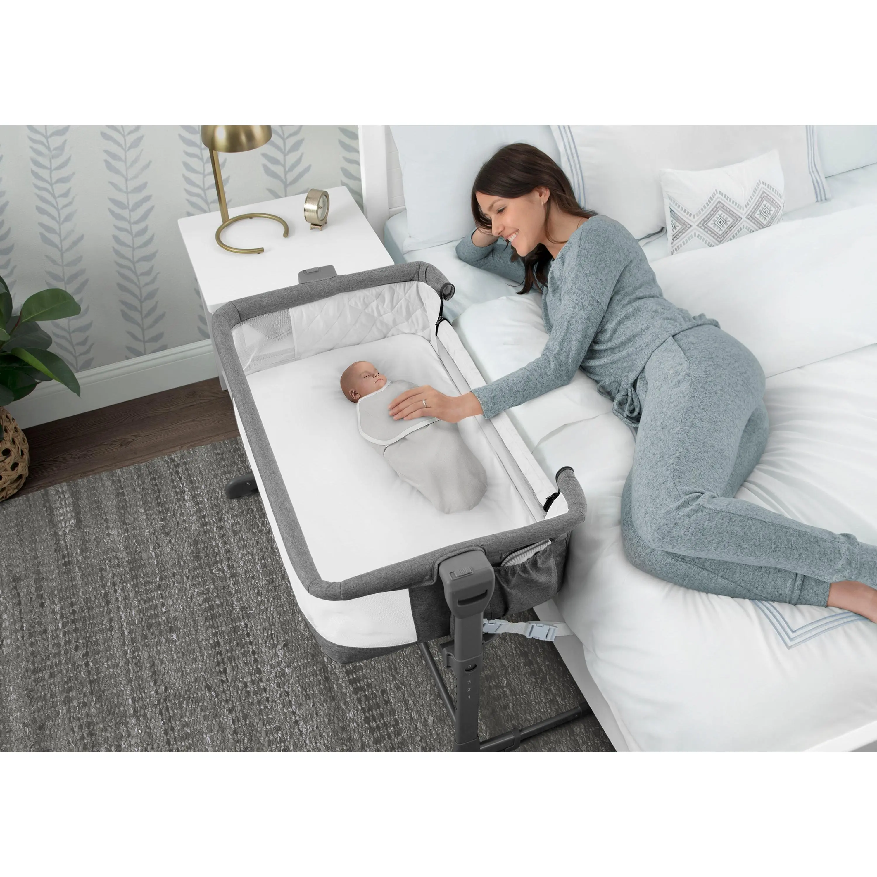 Close2Me Bedside Baby Bassinet