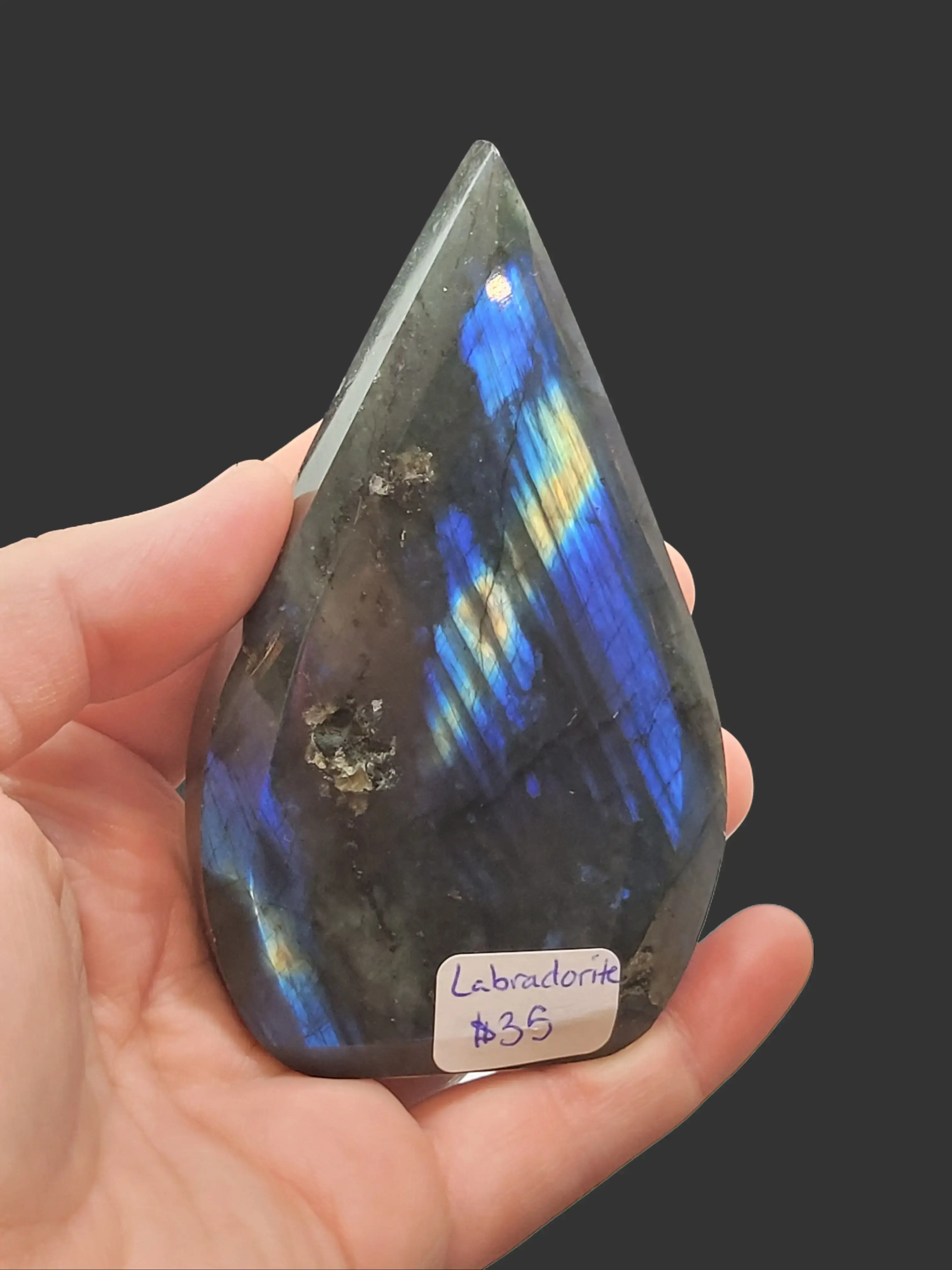 Labradorite Teardrop - small - flashy - Natural Stone Carving