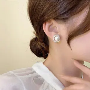 Nest Design Austrilian White Pearl Earring