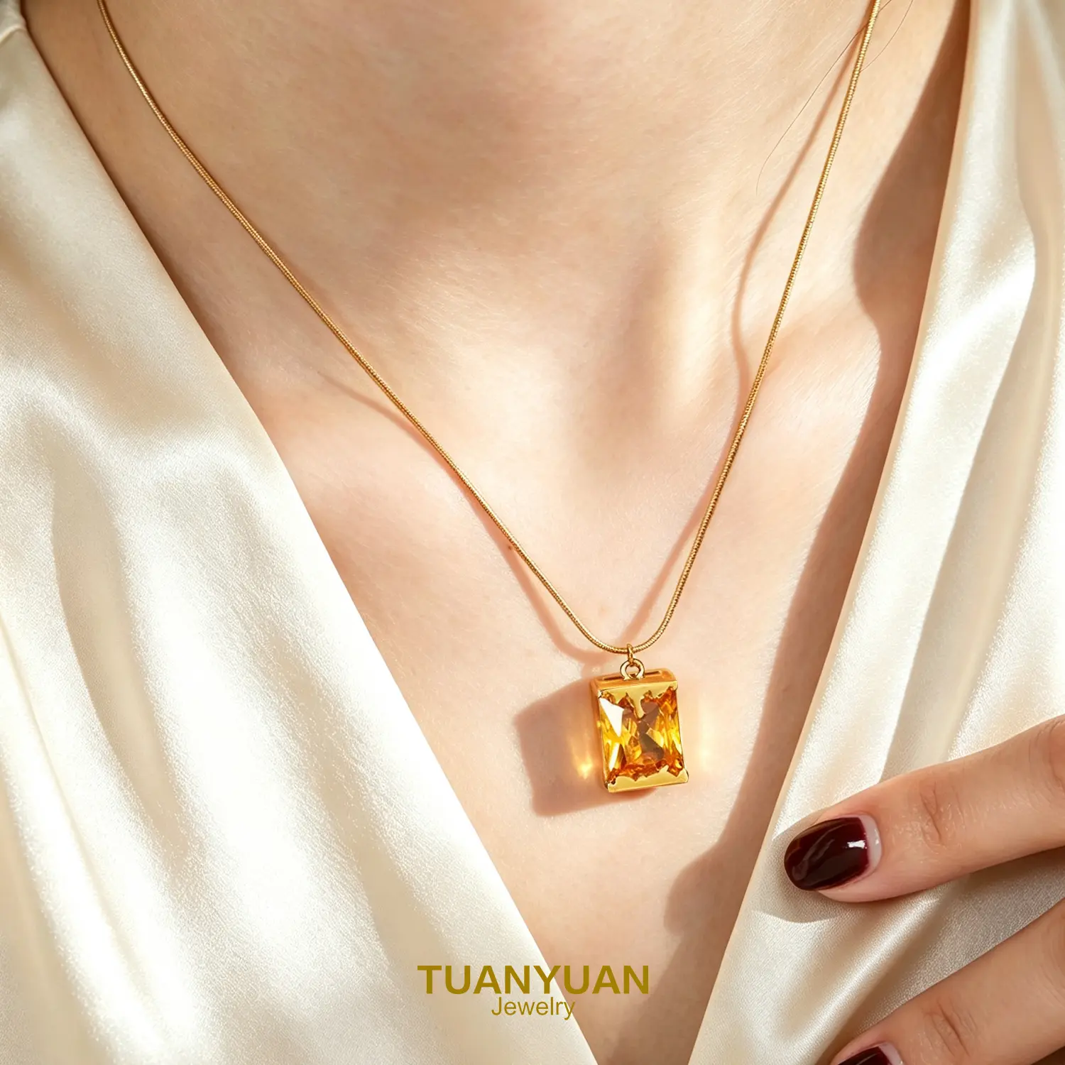 Women's French-Inspired Female Pendant Necklace - Dainty Long Chain with Sugar Cube Charm, Metal-Coated Fashionable Jewelry Accessories for Casual Daily Wear, Other Costume Jewelry Option, Graphic