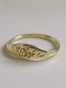 Small niche design, classic carved flower, women's wedding engagement ring suitable for daily parties, banquets, engagements, celebrations, holiday gifts, Romantic Jewelry Gift, Vintage Embossed Ring