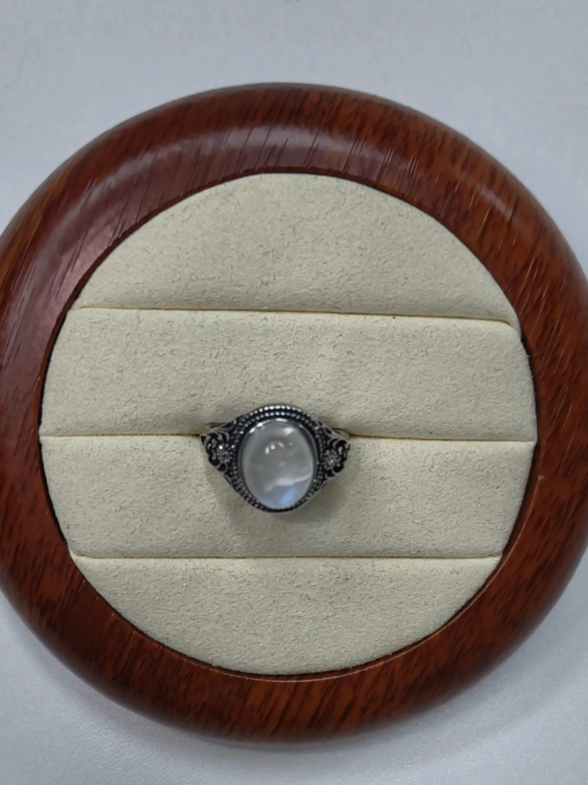 Liz(15061)gc.vintage moonstone ring