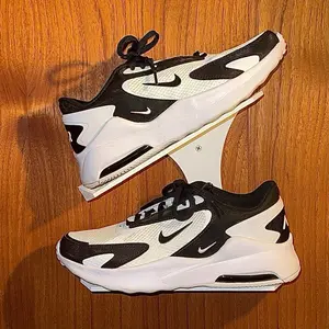 Wall mounted Shoe rack