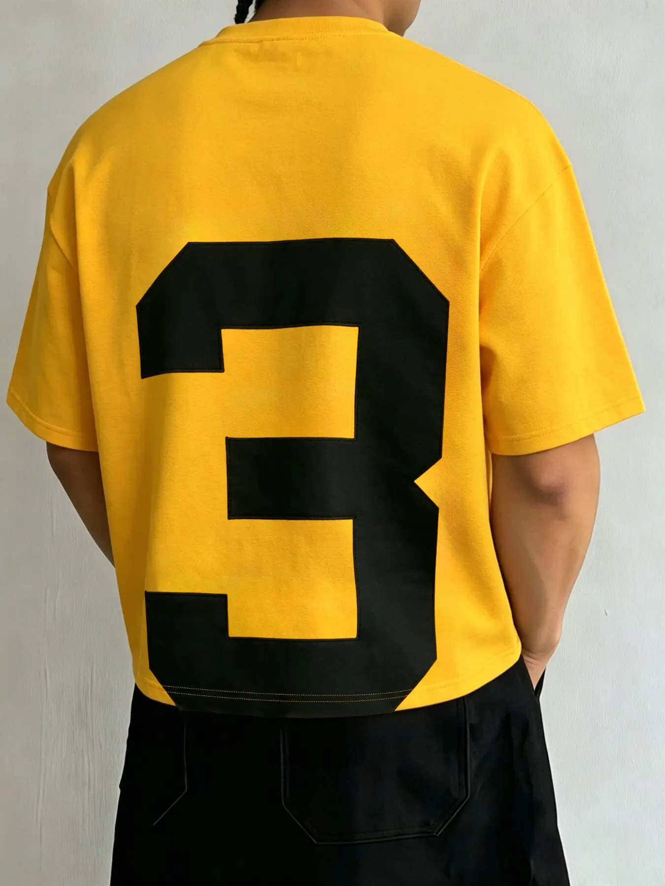 Men's Oversized Relaxed Fit Cropped Number 3 Print T-Shirt, Yellow Streetwear, Back Graphic Tee, Casual Crew-Neck Short-Sleeve Design, Trendy Sports Top for Gen Z